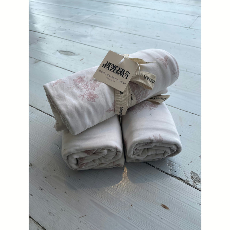 Bencer & Hazelnut Christmas Swaddle Noel